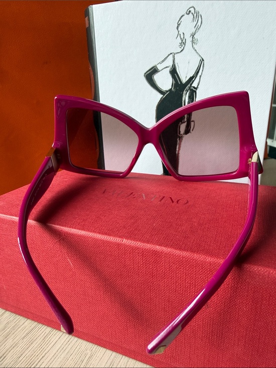Valentino Garavani Rockstud Oversized Cat Eye Sunglasses Pink New Full Set main image 8